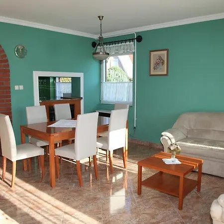 Edina 아파트 잘라카로쉬